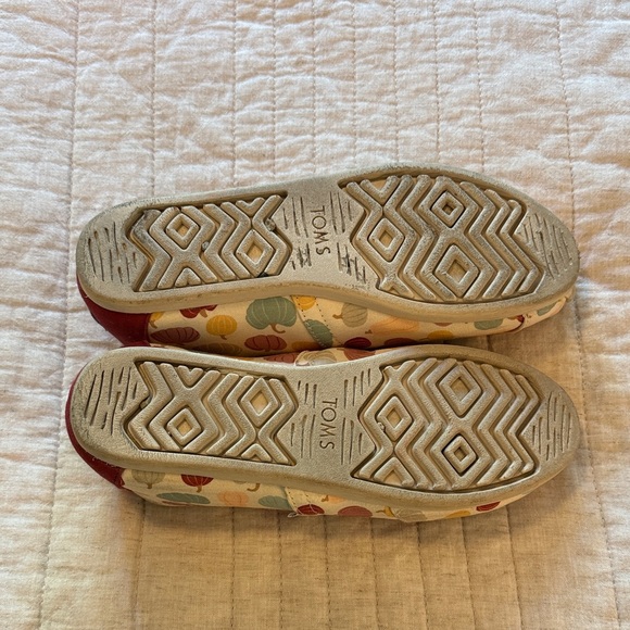 TOMS Women’s Colorful Pumpkin Flats - Picture 6 of 6